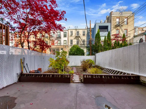 457 6th Street image 11 of 16