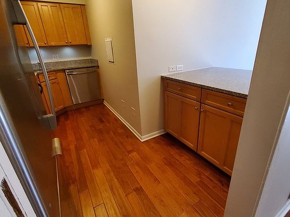 3rd image of 1940 Cherry Ln APT 213