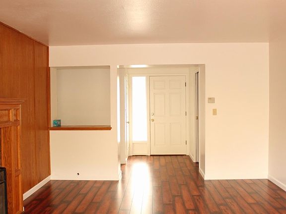 4th image of 5425 Silver Strand Way