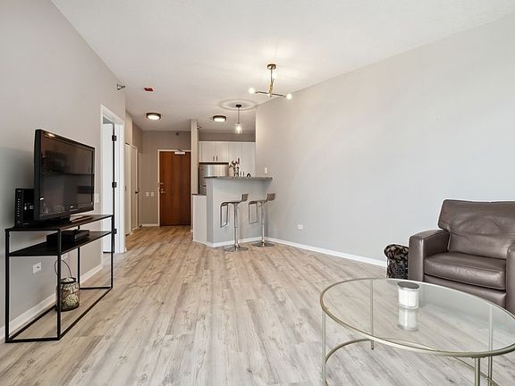4th image of 600 N Kingsbury St APT 1514