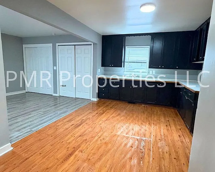 2115 Avenue M — Photo 3