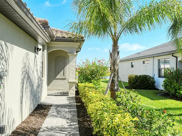 15957 Clear Skies Pl — Photo 3