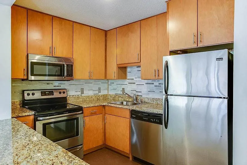 2 bed, 1050 sqft, $2,650 — Photo 1