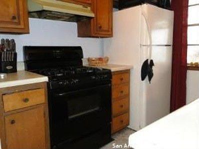 5th image of 4819 Wordsworth St