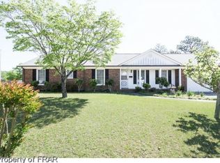 421 Shoreline Dr, Fayetteville, NC 28311