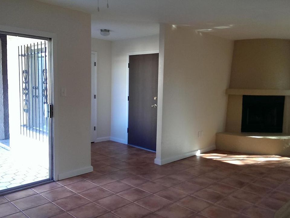 1st image of 71 E Villas Cir