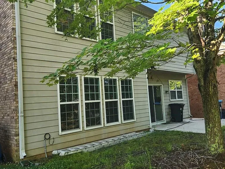 2025 Kyrle Ln — Photo 25