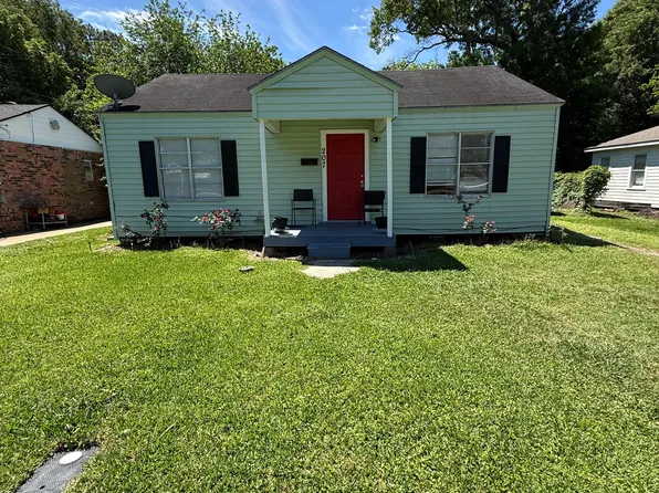 207 N 23rd St, Nederland, TX 77627