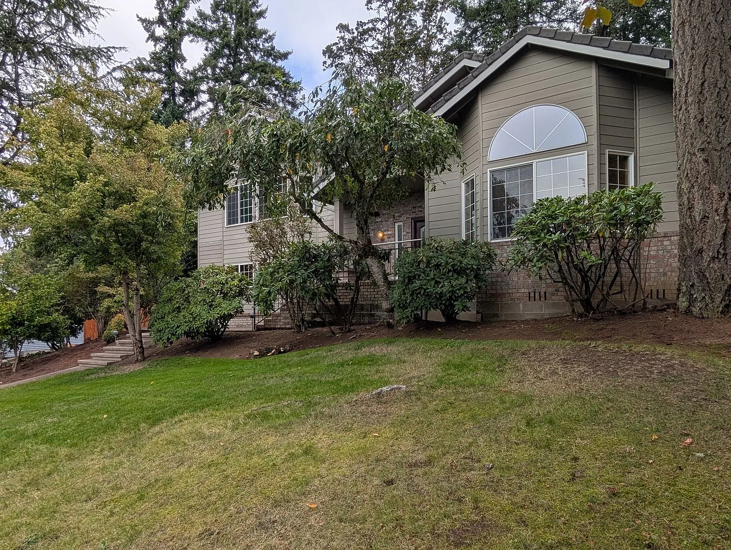 Gorgeous 4-Bedroom, 2.5-Bath Home In South Eugene! — Photo 1