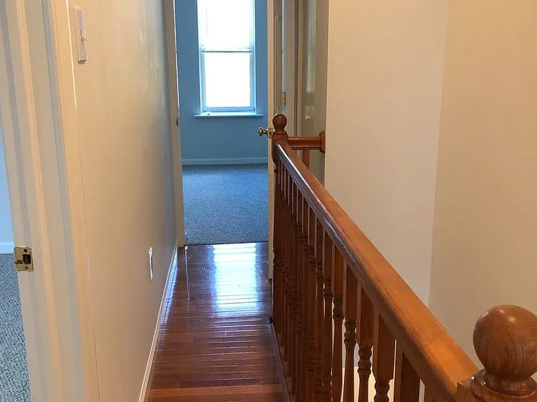 327 Point St — Photo 9