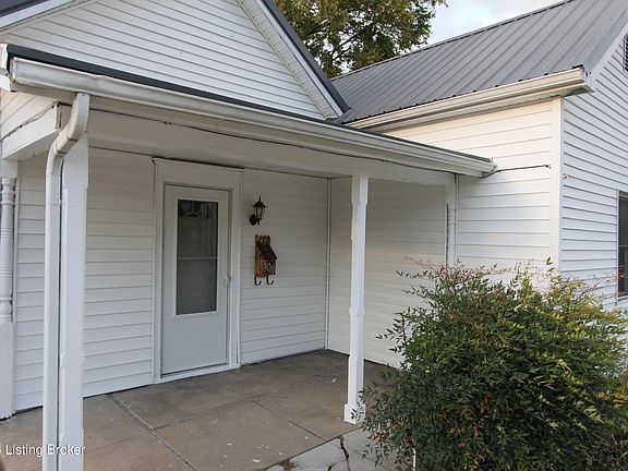 2nd image of 309 E Woodford St