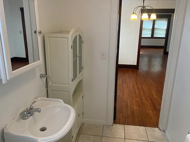 555 S 35th Ave — Photo 9