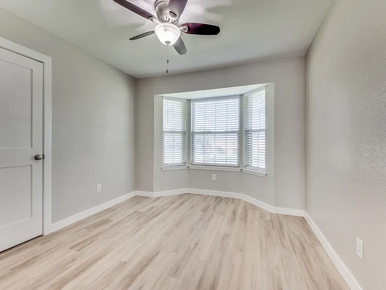 2020 Normandy Dr — Photo 19