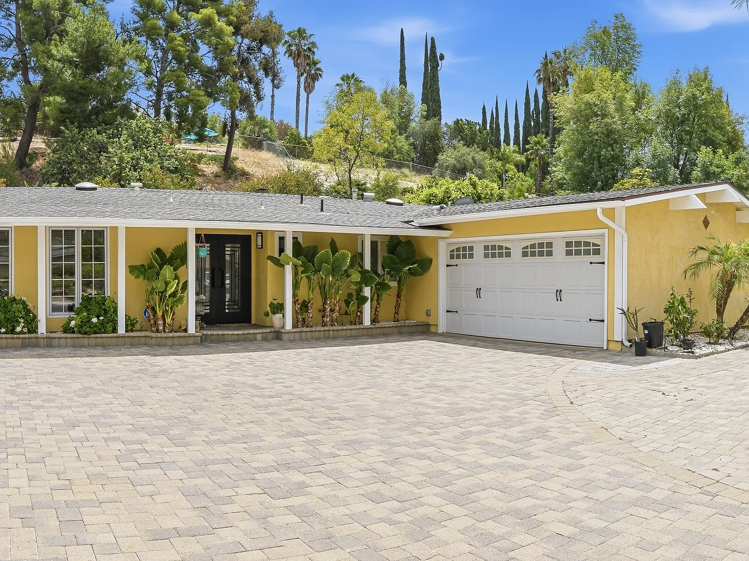 7152 Pomelo Dr — Photo 2