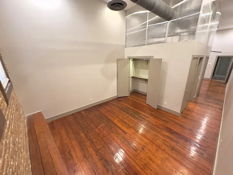 321 S Flores St #106 — Photo 8