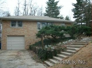 2423 Woodcrest Dr, Alton, IL 62002