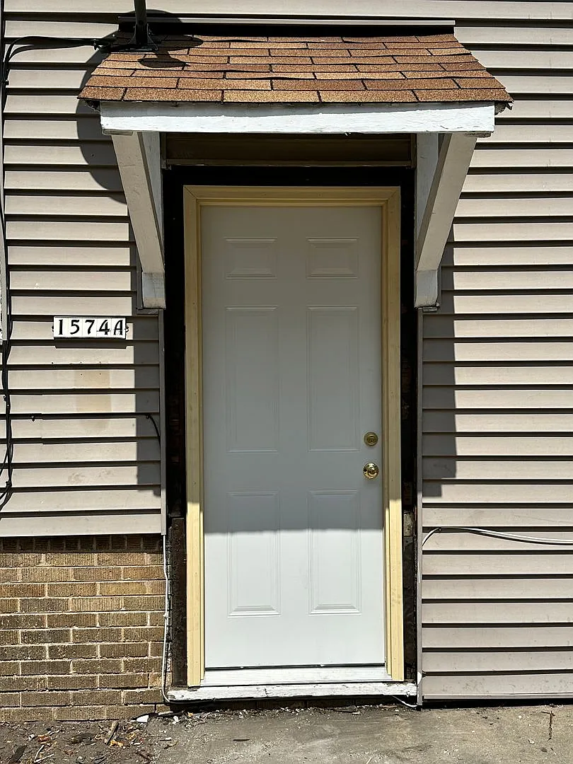 1574 S Union St — Photo 2