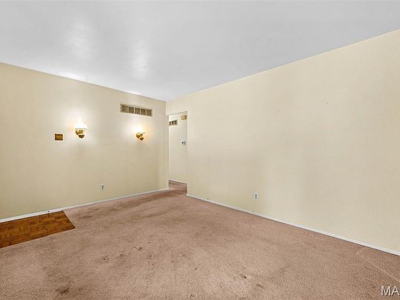 4th image of 1466 Friar Tuck Ln