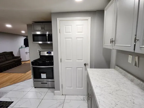 493 Washington Ave APT 2, Albany, NY 12206