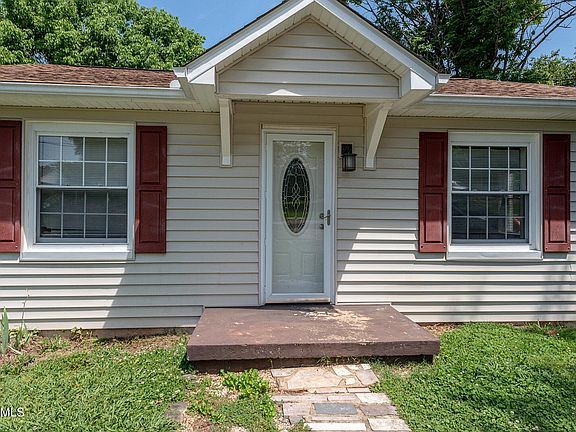 3rd image of 2115 W Gilbert Ln
