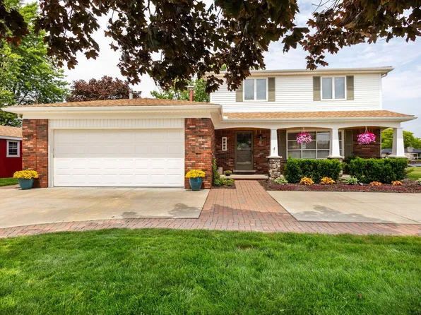 7276 Cardinal Rd, Algonac, MI 48001