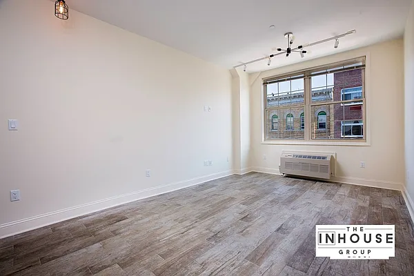 Rented by The InHouse Group | media 3