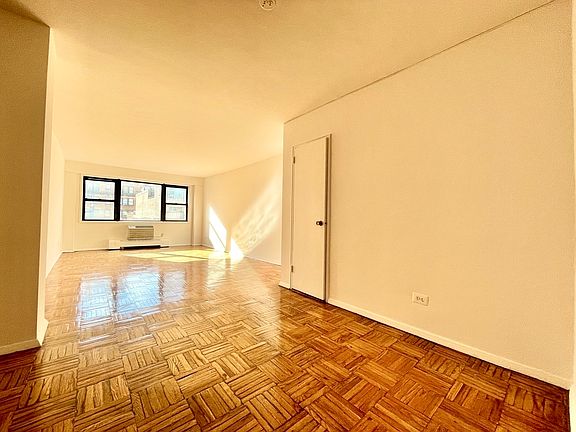 4th image of 320 E 54th St APT 8G