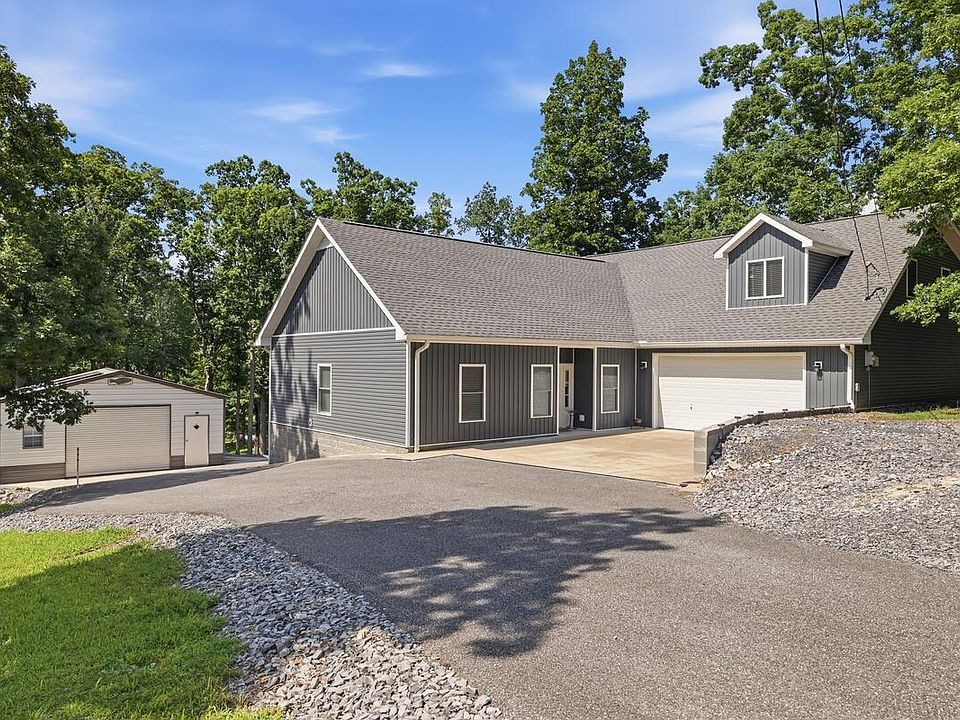 1st image of 124 Hickory Hill Ln