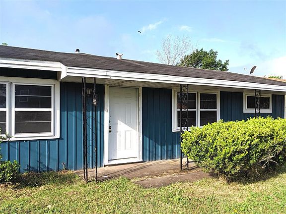 2nd image of 5017 Waco Ave