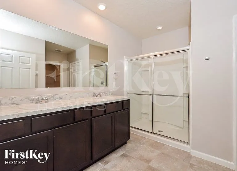 545 Sorrento Dr — Photo 10