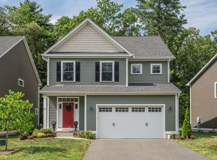 21 Hendricks Ln, Simsbury, CT 06070
