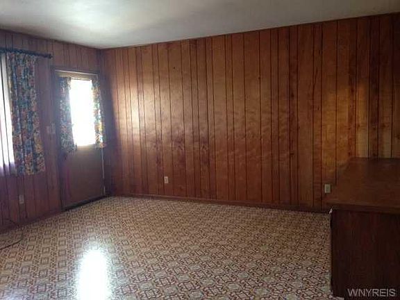 4th image of 262 Parkhurst Blvd