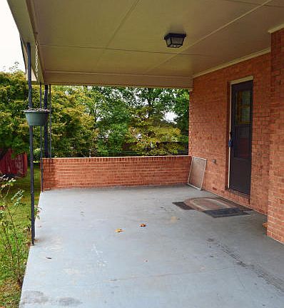 4th image of 700 McDaniel Dr