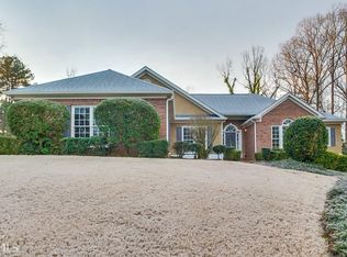 634 Cobblestone Ln, Stone Mountain, GA 30087