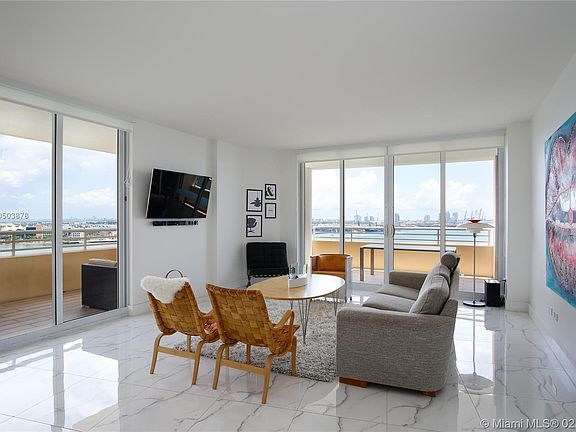 3rd image of 808 Brickell Key Dr APT 1601
