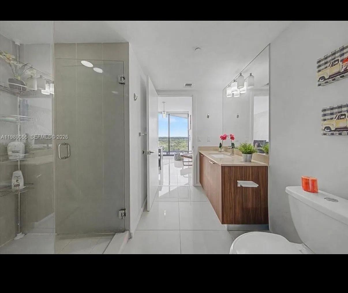 3 bed, 1052 sqft, $3,500 — Photo 1