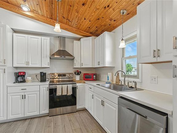 5th image of 3120 Little Island Rd