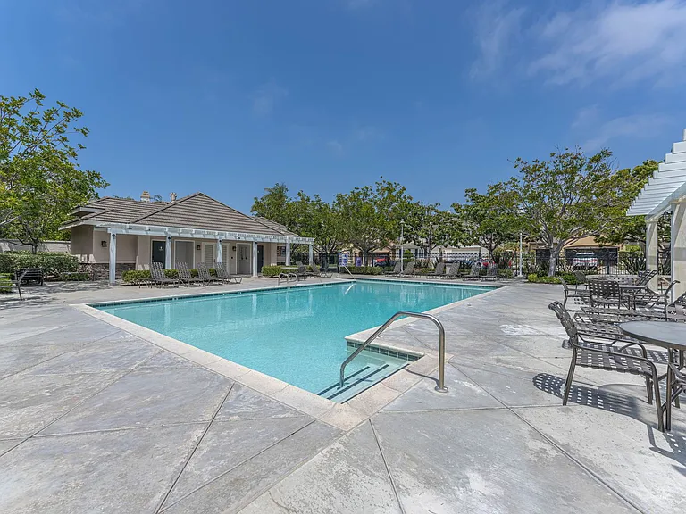 18571 Amalia Ln — Photo 40