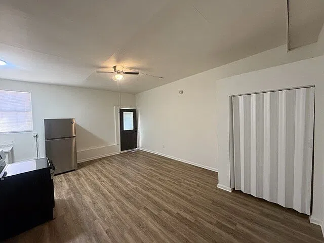 Studio, 1.0 bath, 800 sqft, $900 — Photo 3