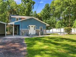 43 Franklin Rd, Scituate, RI 02825