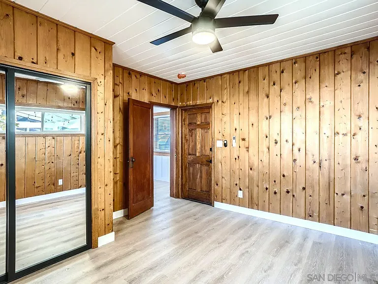 4655 Date Ave — Photo 3