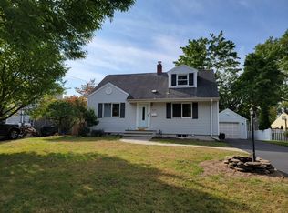 634 Robert St, Ridgewood, NJ 07450