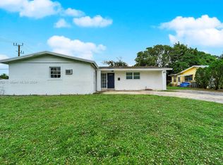 4461 NW 25th St, Lauderhill, FL 33313