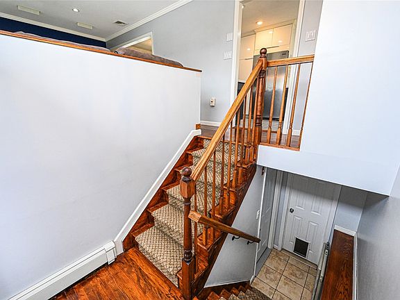3rd image of 112 Lee Ave