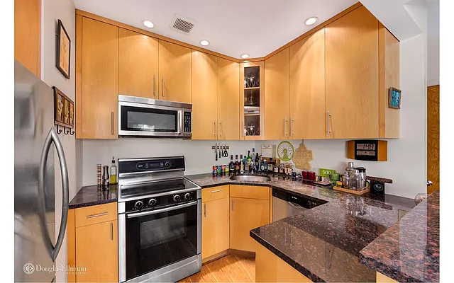 Sold by Douglas Elliman | media 10