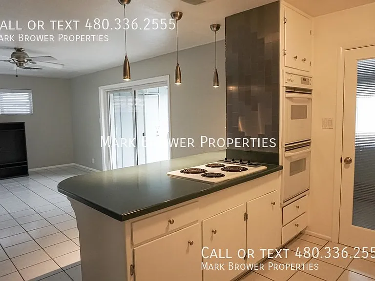 332 E Pierce St — Photo 6