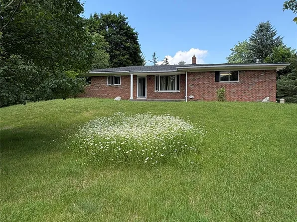 108 Menasha Trl, Lake Orion, MI 48362