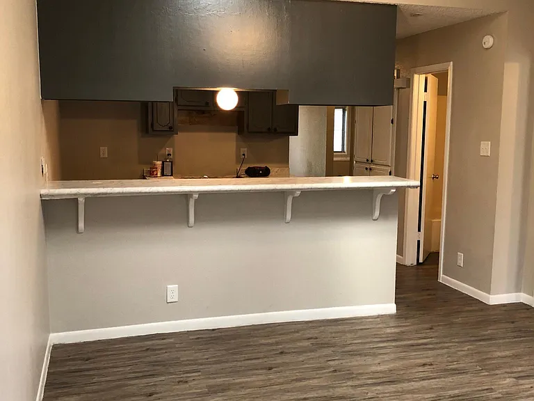 212 Versailles St — Photo 9