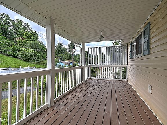 4th image of 170 Wilhelm Ave