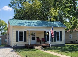604 N 3rd St, Clinton, MO 64735